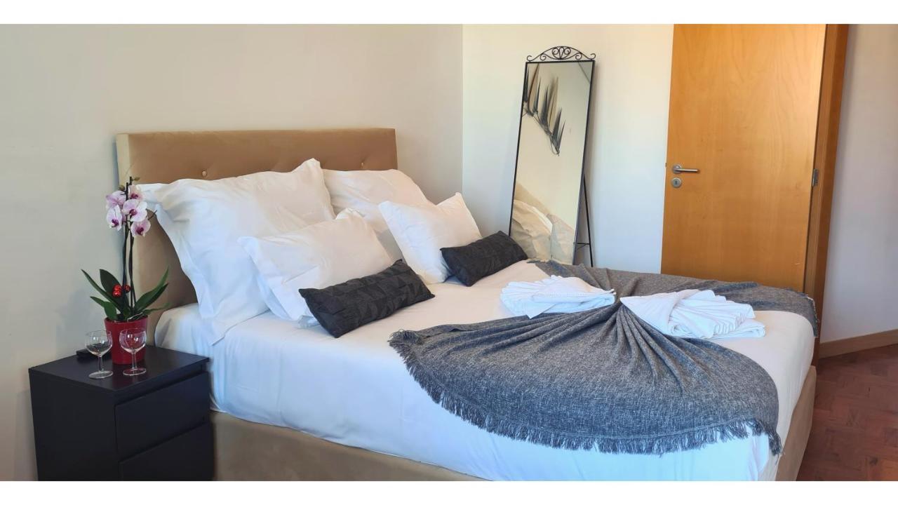 Rentalist Apartaments- Santa Catarina Porto Kültér fotó
