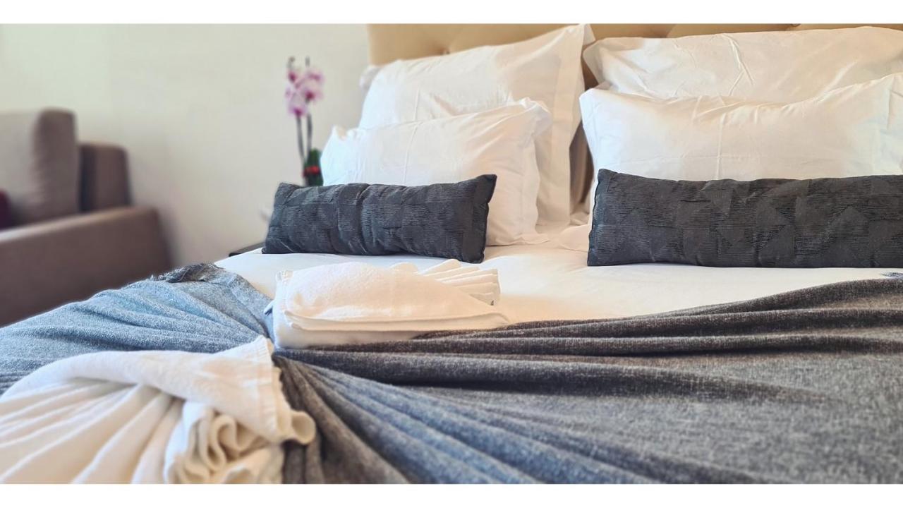 Rentalist Apartaments- Santa Catarina Porto Kültér fotó